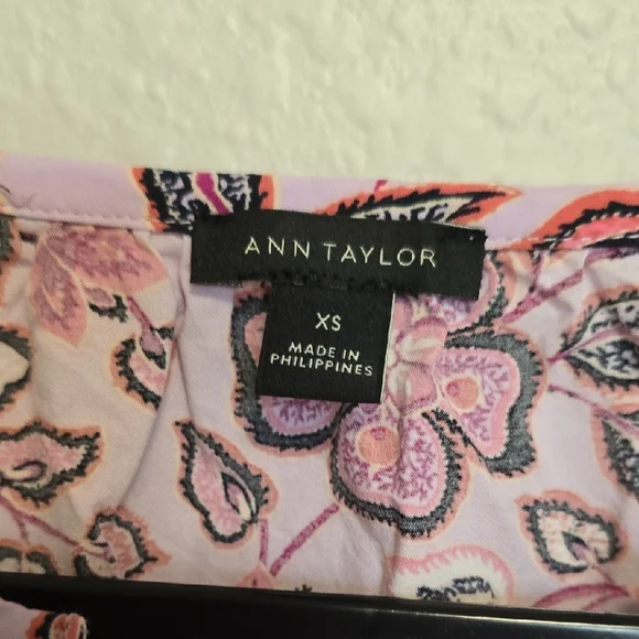 Ann Taylor Women's Blouse - Picture 3 of 6